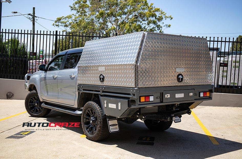 TOYOTA HILUX N80 4WD VAPOR MATTE BLACK